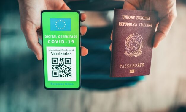 DAL 6 AGOSTO NEI RISTORANTI SOLO CON GREEN PASS: TUTTE LE REGOLE