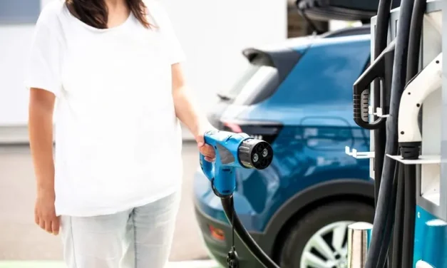 AUTO ELETTRICHE ED IBRIDE: COME CAMBIA LA FIDUCIA DEI CONSUMATORI